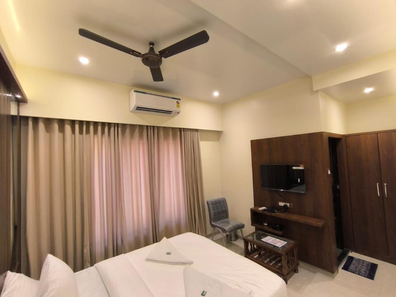 Sharan Residency Hotel Navi Mumbai Buitenkant foto