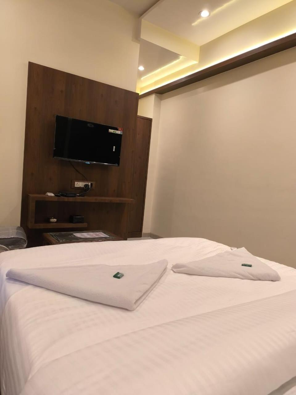 Sharan Residency Hotel Navi Mumbai Buitenkant foto